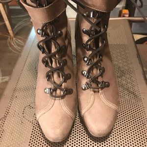 Gorgeous Distressed Leather Ankle Boots Sz: 8.5